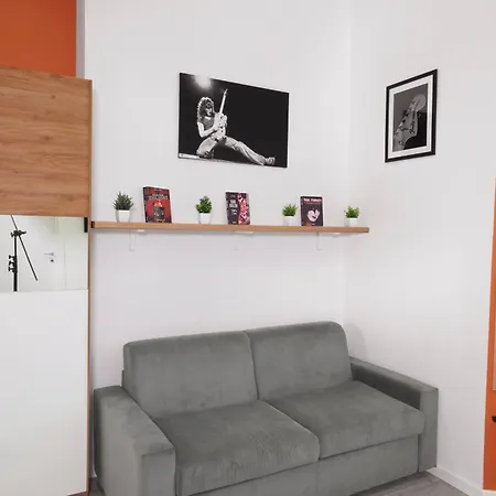 Apartment Lorianna Rock House
