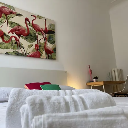 Via Stradivari - Vicino Duomo Lägenhet *