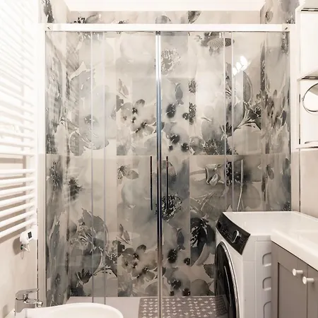 Youhosty - Pisa 18 Милан