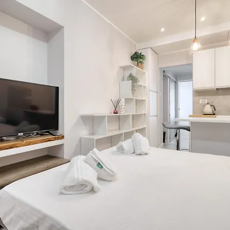 Joivy Modern Centre Flat *