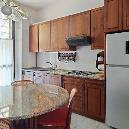 Elegante Attico Con Terrazza - Porta Venezia Appartement