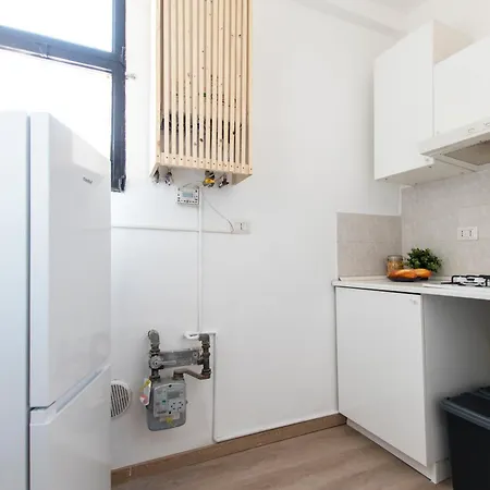 I Host - Pasteur 15-3 *