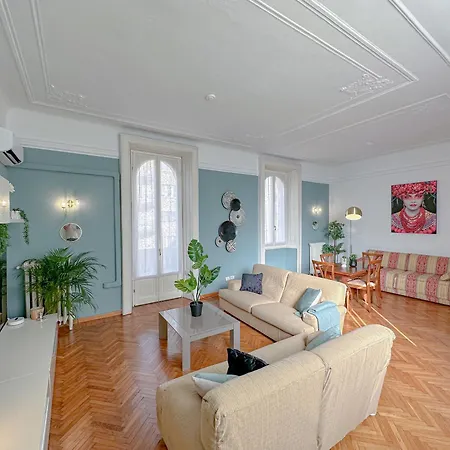 De Amicis 29 - Duomo - Sant'ambrogio Апартаменты *