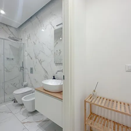 Banfi Luxury - Sauna Jacuzzi Privati * Milánó