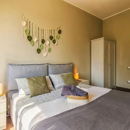 Exclusive & Strategic 2-bedroom Apartment, 50m From M4 Apartament *