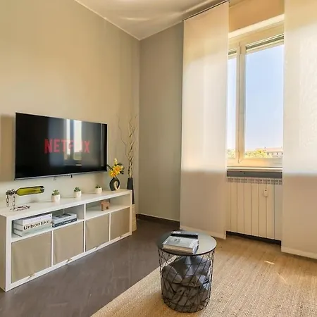 Exclusive & Strategic 2-bedroom Apartment, 50m From M4 Apartamento