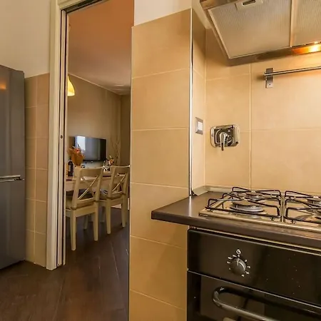 Exclusive & Strategic 2-bedroom Apartment, 50m From M4 Milán