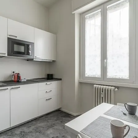Daire Urban Flat Papiniano - Walk To Duomo Navigli M2-m4 *