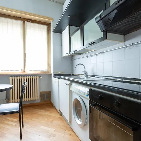 Easytopstay - Lorenteggio Large Flat Apartman