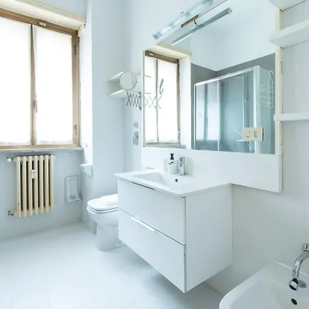 Easytopstay - Lorenteggio Large Flat Apartman