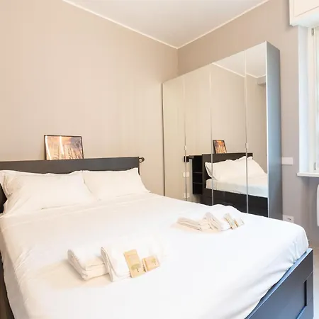 Easytopstay - Marche Charming Flat ميلان