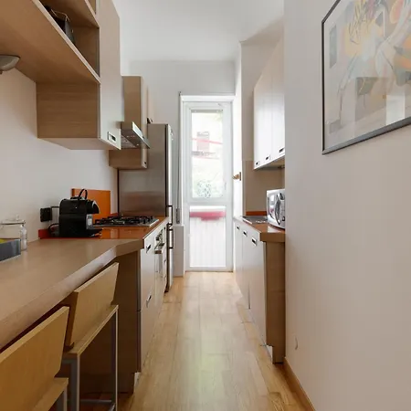 Guesthost - Domodossola M5 Modern Milaan