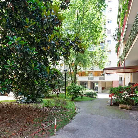 Guesthost - Domodossola M5 Modern Milaan