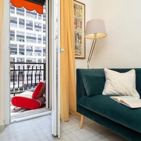 Stylish Flat With Balcony - 15 Min To Duomo ميلان