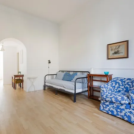 Apartment Guesthost - Garibaldi & Isola District Functional