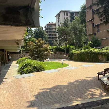 Loft Elegante In Centro In Zona Signorile - Davanti Metro Milão