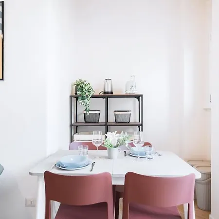 Easylife - With Balcony Near Navigli * 밀라노