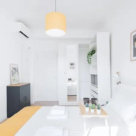 Easylife - With Balcony Near Navigli 밀라노