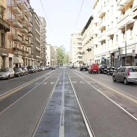 Apartment Yr Station - 5 Min Walk To Metro & Trains Milan