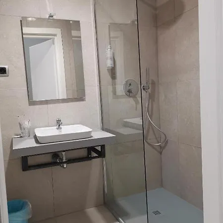 Station Group - Via Ponte Seveso 18 4*