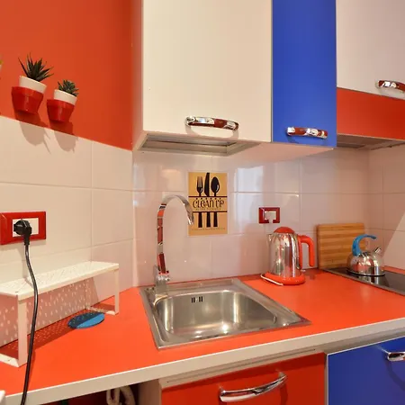 Bellissimo Mini Deluxe Di Design E A Tema Inghiterra - Potente Wi-fi Ottimo Il Collegamento Con Aeroporto Di Malpensa E Rho Fiera, Vicino A 3 Linee Metropolitane Lejlighed