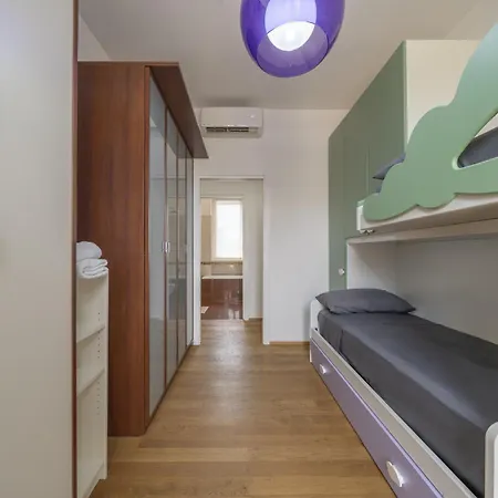 Glamorous Terrace Excl 3bdr A 300mt Da Апартаменты *