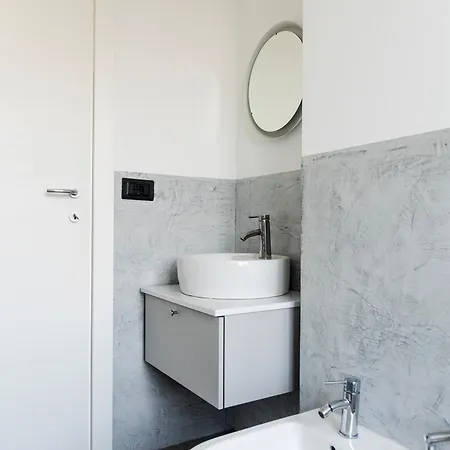 Apartment Youhosty- Terragni 31 Milan