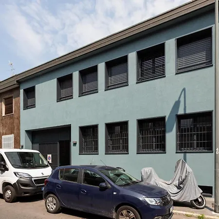 Superior With Veranda And Shared Swimming Pool Appartamento Milano