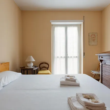 Guesthost - Bande Nere M1 Comfy With Balcony Апартаменты Милан