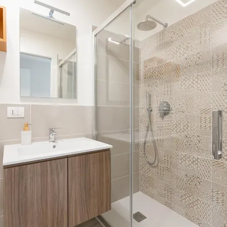 Appartamento Superior With Veranda And Shared Swimming Pool