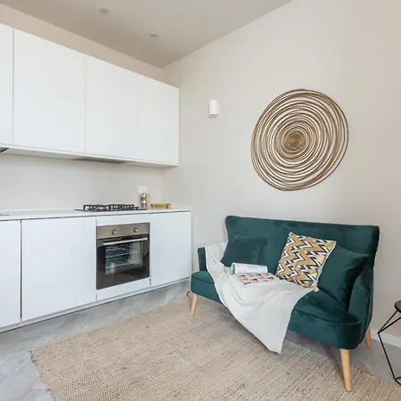 Stylish Studio, Skyline View, Modern Amenities Apartamento Milão