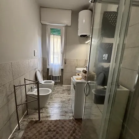 Appartement In Garibaldi Station And Self Check In 4 People *