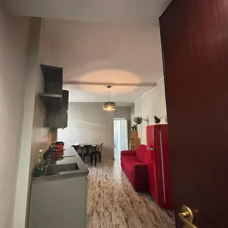 In Garibaldi Station And Self Check In 4 People * Milan