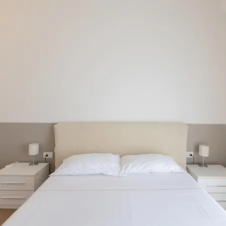 Ampio Bilocale Dateo - Mirable Pm Apartament Mediolan