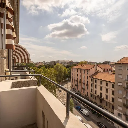 Ampio Bilocale Dateo - Mirable Pm Apartament Mediolan