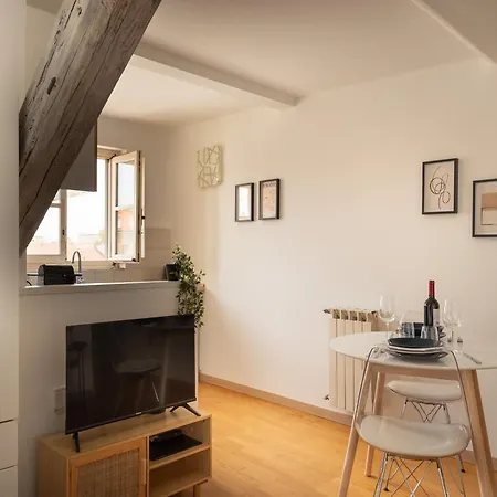شقة The Rent - Beautiful With Balcony In Porta Romana ميلان