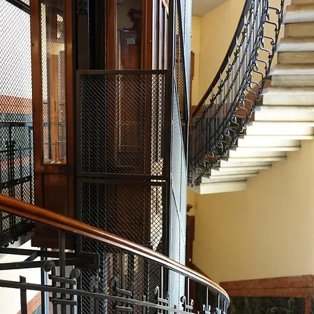 In Historic Building- Porta Venezia 아파트 밀라노