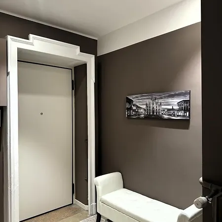 In Historic Building- Porta Venezia 아파트 밀라노