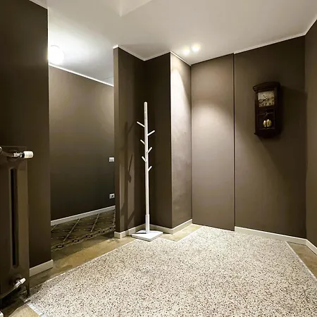 In Historic Building- Porta Venezia 아파트 밀라노