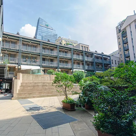 Orange * Μιλάνο