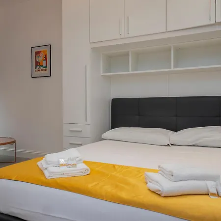 Apartment Xenia - Elegant Three-room In Moscova Area