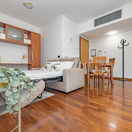 Apartment Bicocca- Arcimboldi's Terrace & Private Parking