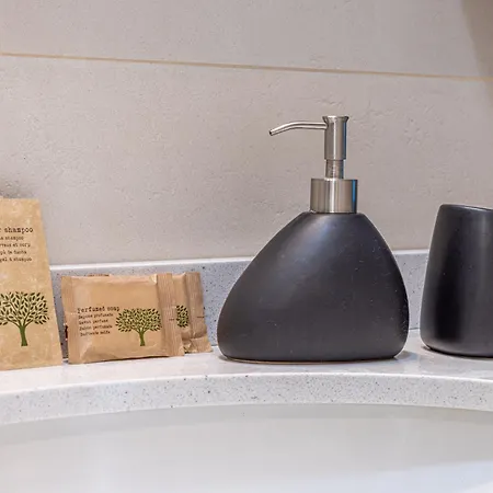 Porta Vittoria 1br, Free Ac, Wifi & Netflix By Tilo 아파트