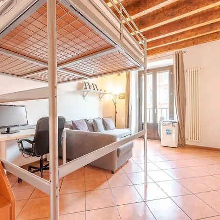 Guest Planet - Rosso - Navigli Area Apartment *