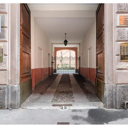 Stayeasy Moscova - Brera & Downtown Walking Apartment