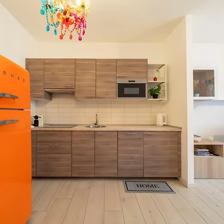 Orange - Bhome Apartment Milan