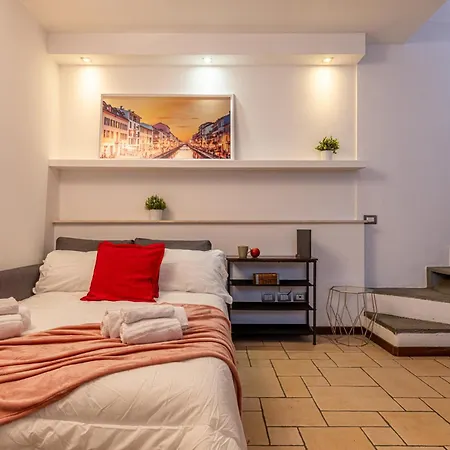 Apartment Romantic Navigli - 15min Duomo - Free Parking