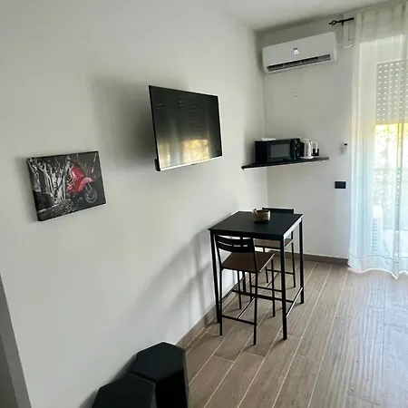 Apartment Moderno Ed Elegante Loft Con Balcone *