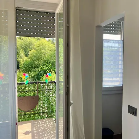 Moderno Ed Elegante Loft Con Balcone *