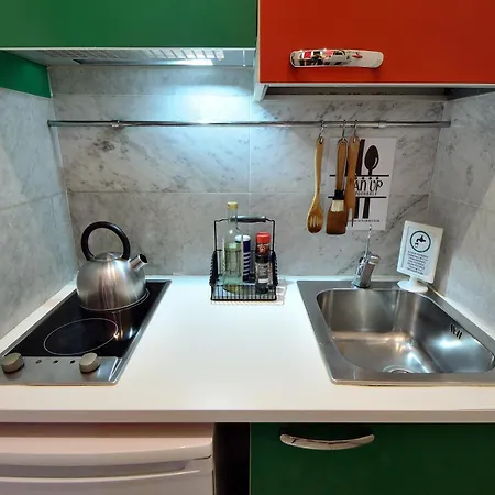 Apartment Bellissimo Mini A Tema Bandiera Italiana, Potente Wi-fi, 3 Linee Metropolitane Dietro Casa, Collegato Direttamente Con Aeroporto Di Malpensa E Rho Fiera Milan